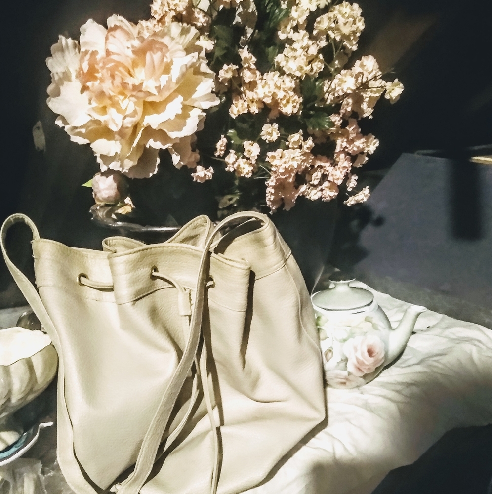 NEVER USED LEATHER TOTE